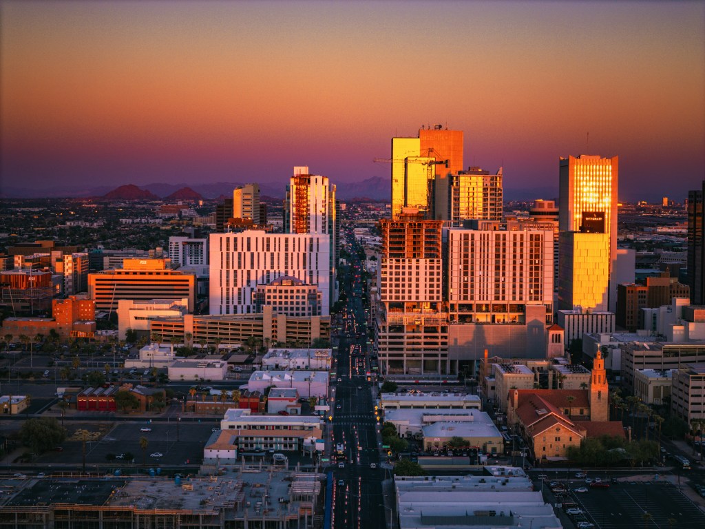Why Condo Living is Perfect for Busy Professionals in&nbsp;Phoenix